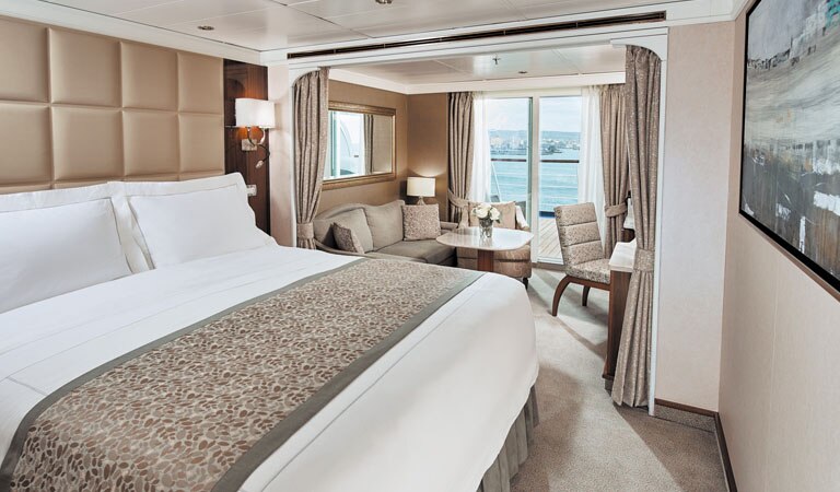 Seven Seas Voyager クルーズ船ツアー Regent Seven Seas Cruises